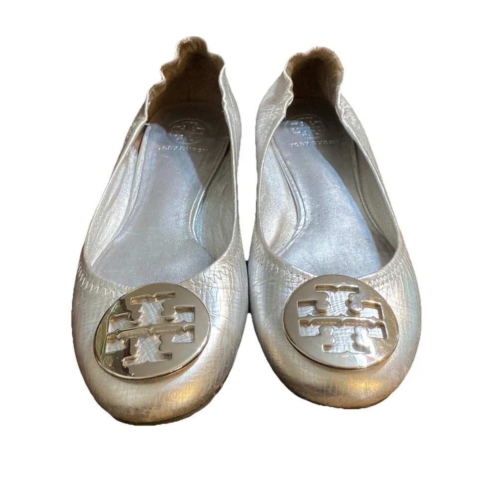 Tory Burch Claire Ballet Flat Silver leather with Silver logo medallion size 8.5